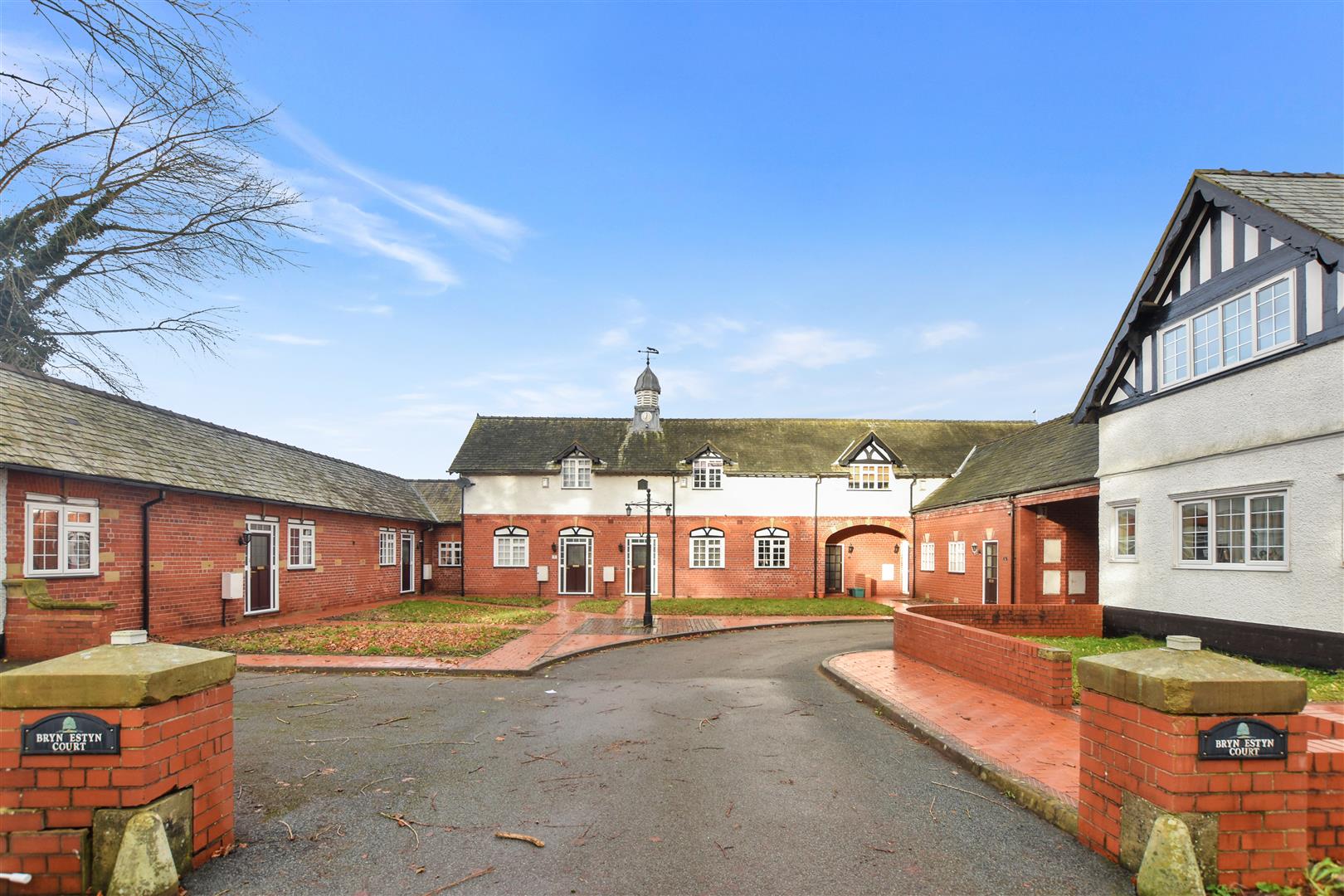 For Sale 2 Bed House mews